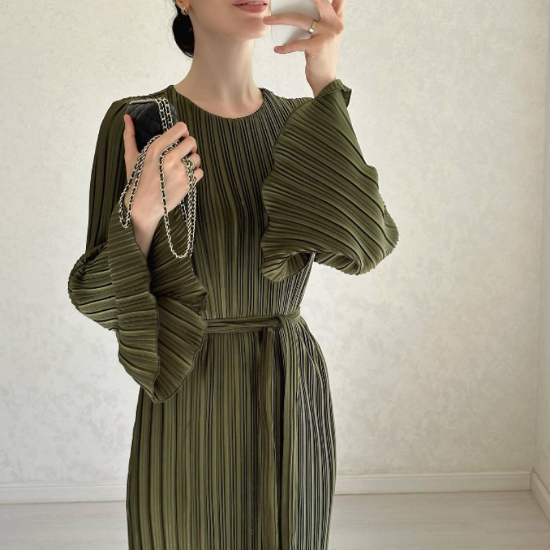 Elvi™ – Robe Élégante à Manches Évasées